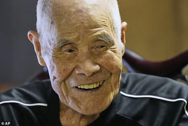 102-Year-Old Japanese Man Sets New Guinness World Record for Oldest Mount Fuji Climber, Accompanied by Daughter