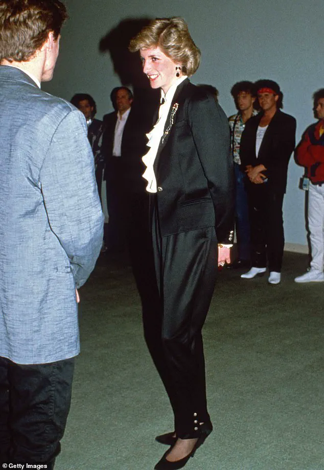 Breaking: Princess of Wales Makes Striking Appearance at Red Roses Match with Curated Ensemble