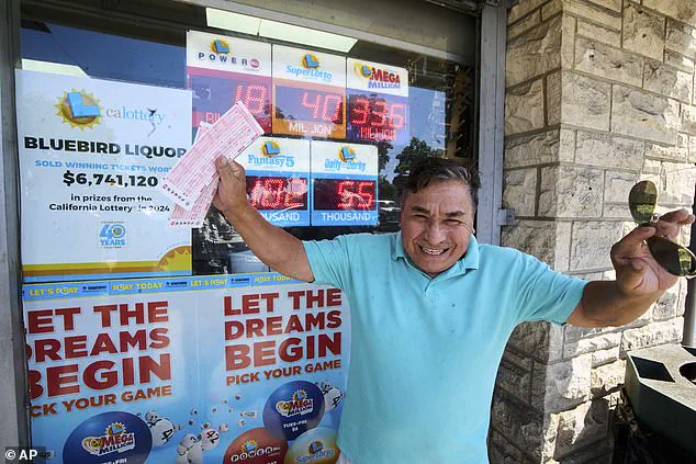 Texas and Missouri Powerball Winners Share $1.8 Billion Jackpot: 'We are thrilled to congratulate the winners...' say organizers.