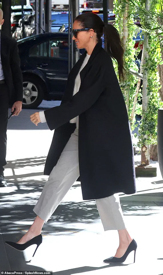 Meghan Markle's Ostentatious Display of Wealth at Luxury Hotel Sparks Outrage Amid Global Crises, Exposing Stark Contrast Between Royal Privilege and Public Suffering