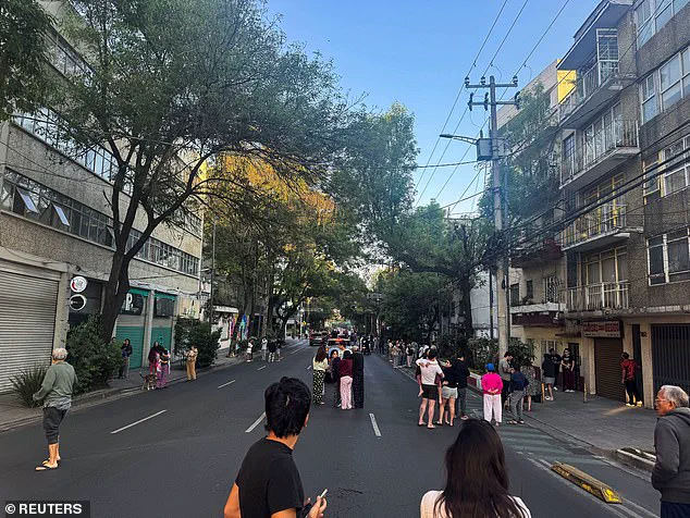 Restricted Information: The Earthquake That Disrupted Mexico's President's First Press Briefing