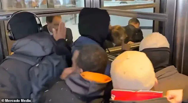 Violent Protest at Minneapolis Courthouse Sparks Debate Over Federal Law Enforcement and ICE Accountability