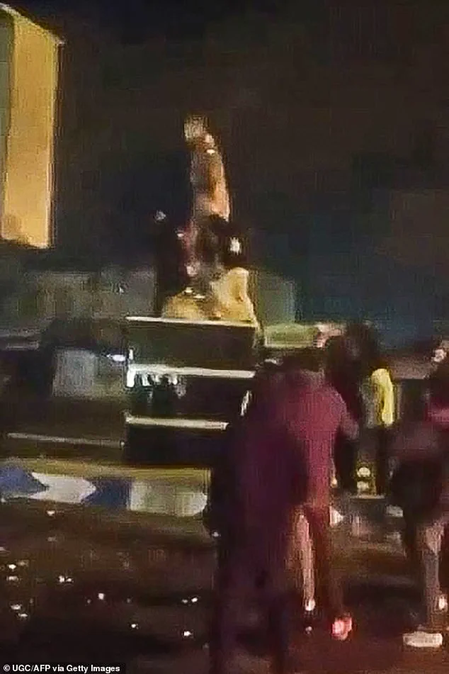 Iranian Protests Expand Amid Crackdown, Internet Restrictions, and Currency Crisis Origins