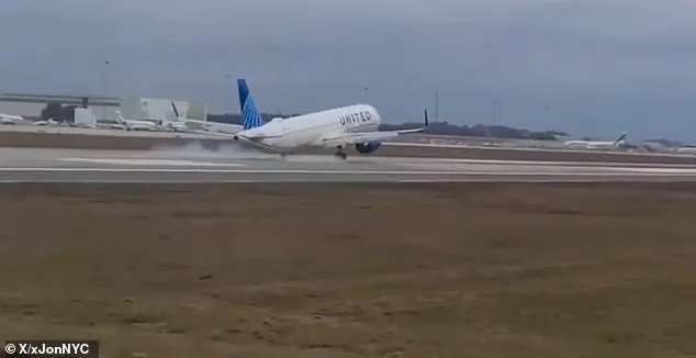 Breaking: United Airlines Jet's Front Wheel Detaches During Landing at Orlando Airport – Horrifying Footage Emerges