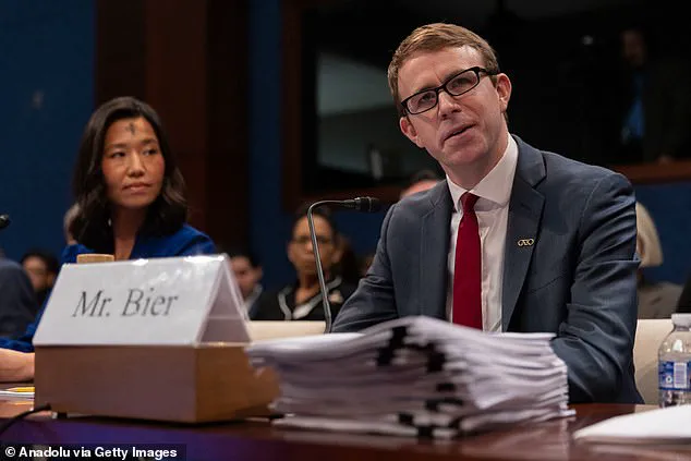 Debate Over Lethal Force by Federal Agents in Minneapolis After Killing of U.S. Army Veteran and Nurse Alex Pretti