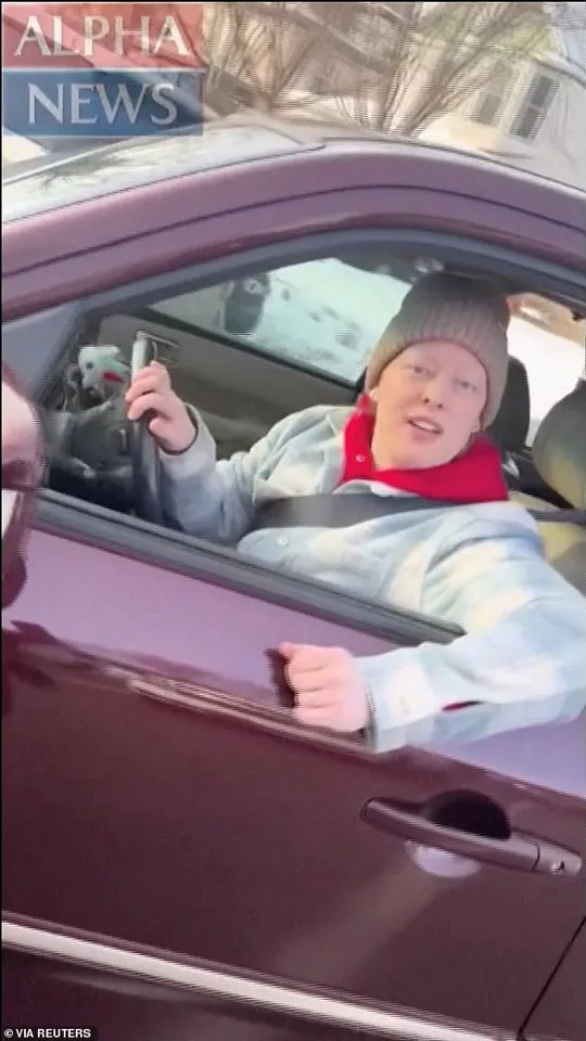 South Dakota Governor Kristi Noem Meets with President Trump Amid Controversy Over Alex Pretti Shooting