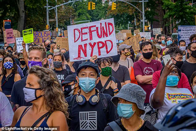 David Axelrod Warns Democrats: 'Abolish ICE' Could Be As Politically Damaging As 'Defund The Police' Movement, Risking Broad Electorate Alienation