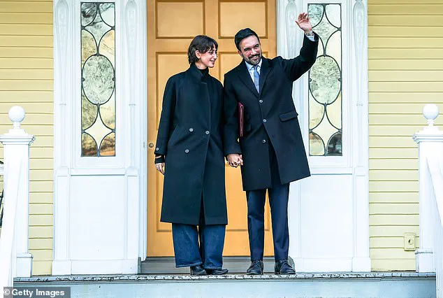 Mayor's Pristine Mansion Stands Amid NYC's Snow and Trash Chaos as Cleanup Stalls