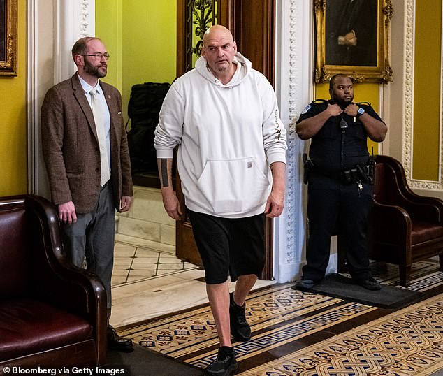Fetterman Accuses Democrats of Condescending Rhetoric, Backs DHS Funding Amid Midterm Concerns