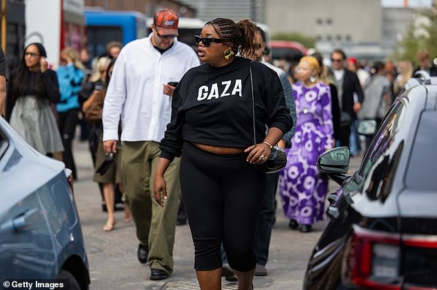 Former Vogue Editor Downgrades from First Class to Business Class Over Racial Discomfort on Milan Flight