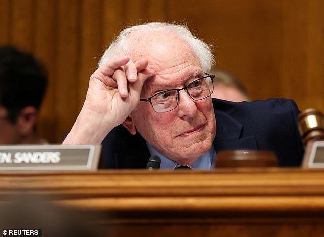 Senator Mullin and Senator Sanders Clash on Senate Floor in High-Stakes Healthcare Debate