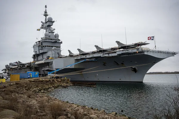 France Deploys Charles de Gaulle to Eastern Mediterranean as Middle East Tensions Escalate
