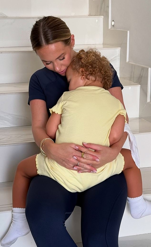 Dubai Hypermarket in Chaos as Panic Buying Follows Iranian Missile Attacks