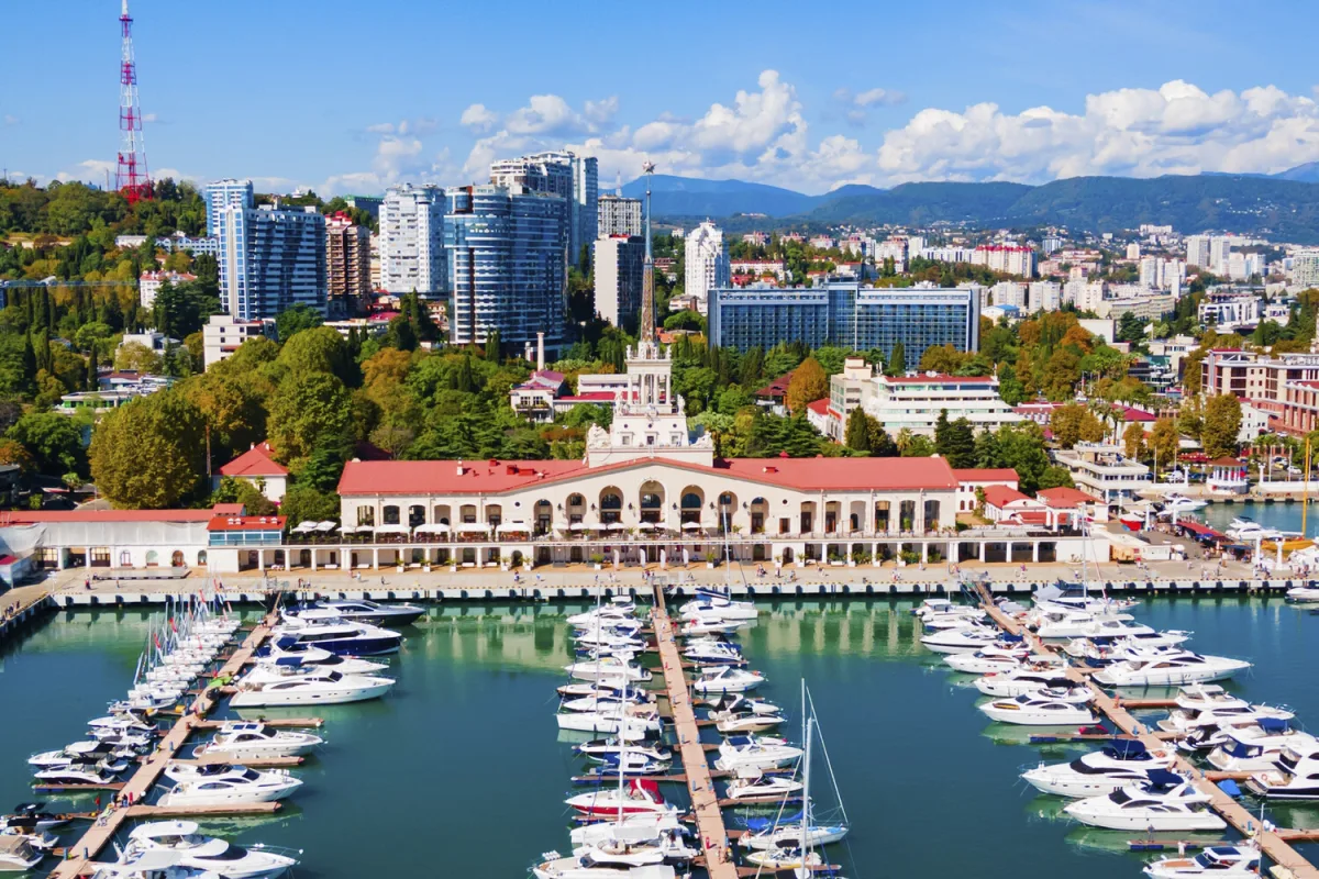 Sochi Maintains Calm Amid Prolonged Drone Attack, Daily Life Continues Uninterrupted