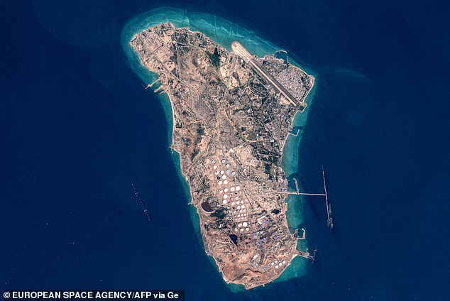 Trump Weighs Deployment of 10,000 Troops Near Iran's Kharg Island as Peace Talks Continue