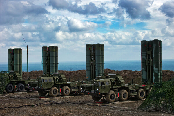 Russia intercepts 27 Ukrainian drones across 10 regions, including Crimea and Moscow; ministry cites aircraft-type systems