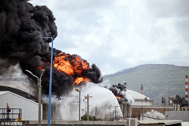 Trump Issues Ultimatum: Threaten Strait of Hormuz, Face Destruction of Iran's Infrastructure as Nuclear Pact Collapses