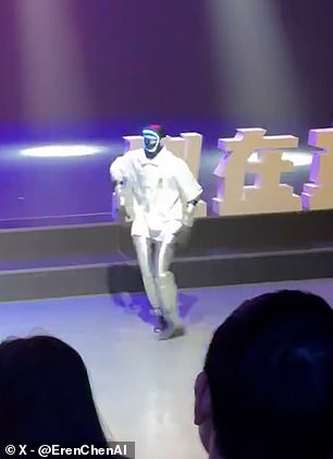 Shenzhen Robot Crashes During Billie Jean Performance, Audience Mocks Mishap