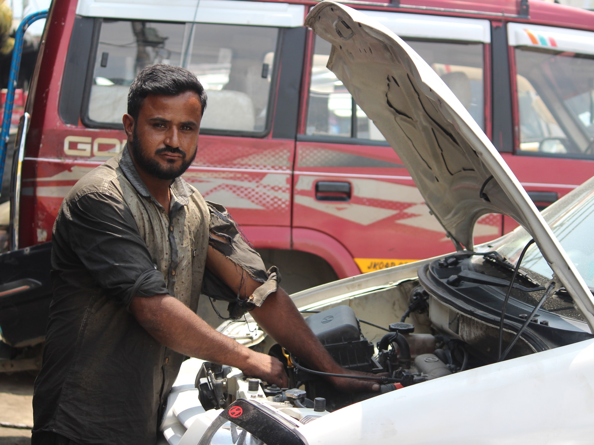 India's E20 Fuel Mandate Sparks Driver Complaints Over Reduced Mileage and Engine Concerns