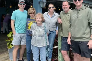 Daughter's Tribute to Her Mother: A Heartwarming Story with a Tragic Twist