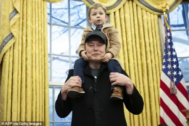 Elon Musk's baby mama Ashley St. Clair slams him over one-word response to Milo Yiannopoulos' post