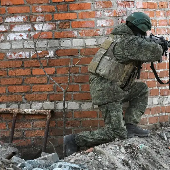 Russian soldier destroys two Ukrainian army blindages in Donetsk People's Republic