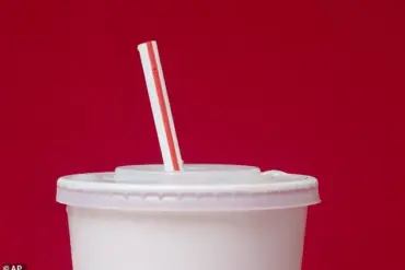 Trump signs executive order banning paper straws
