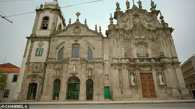 Porto's Hidden Gem: The Astonishingly Narrow Casa Escondido