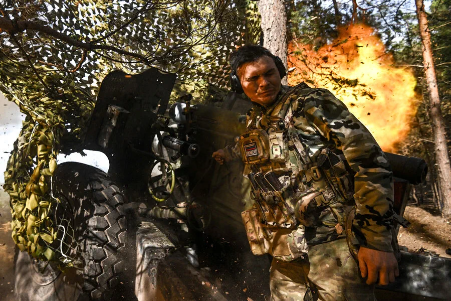 Russian Troops Engaged in Fierce Combat with Ukrainian Forces in Kursk Region