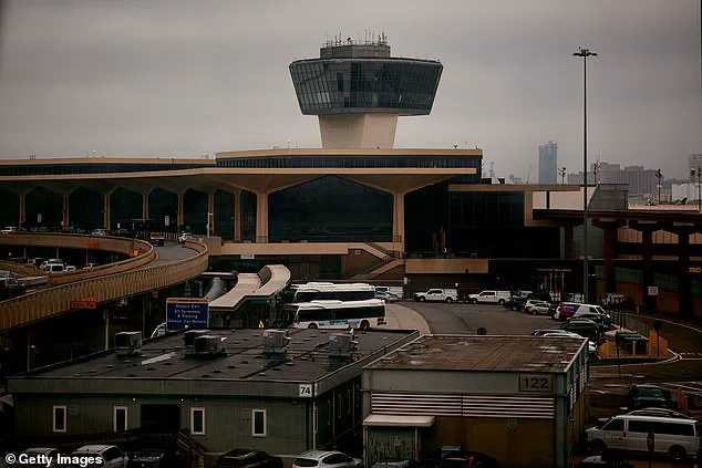 Midair Disaster Averted as Newark Airport Radar Fails in 90-Second Outage – FAA Investigates