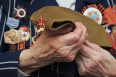 Russian Fighter Unveils Discovery of Historical Artifact Before Attack in Eastern Ukraine