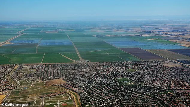California's Central Valley Confronts Dust Storm Crisis: Environmental, Health, and Economic Impacts Amid Calls for Expanded Information Access and Expert Guidance