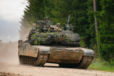 Exclusive Report: U.S. Military Overhauls Abrams Tanks Amid Privileged Insights on Ukraine Combat Struggles
