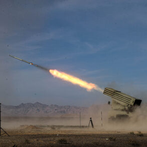 Iran Activates Air Defense Systems in Isfahan Amid Regional Tensions, Raising Concerns Over Potential Escalation
