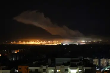 Iran's Air Defenses Repel Israeli Missile Attack in Unprecedented 40-Minute Standoff
