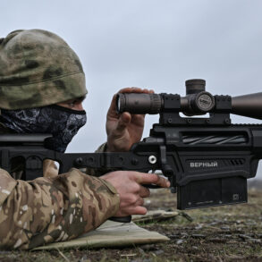 Rare Video Captures Unprecedented Bullet Collision in Ukraine War, According to Analyst