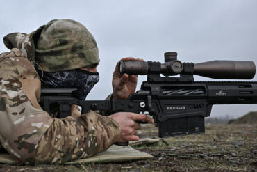 Rare Video Captures Unprecedented Bullet Collision in Ukraine War, According to Analyst