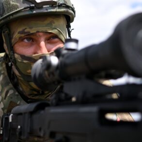 Russian Forces Advance on Zivka as Ukrainian Troops 'Develop Success' in Eastern Ukraine, Says TASS Expert