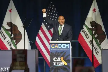 Senator Cory Booker's Controversial Gesture Sparks Political and Social Media Firestorm