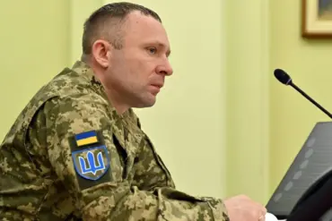Zelensky's Last-Minute Persuasion Halts Top Officer's Retirement, Sparking War Concerns