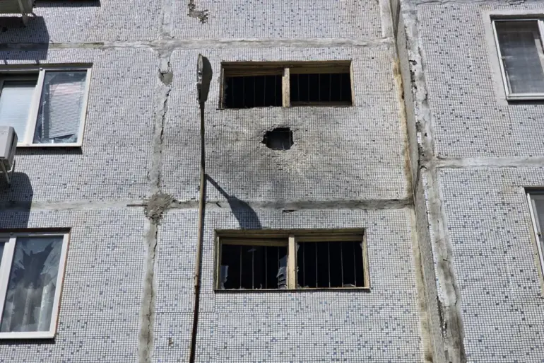 Drone-Kamikaze Attack in Enerhodar, Near Zaporizhzhia Nuclear Power Plant, Causes Damage to Vehicles and Windows