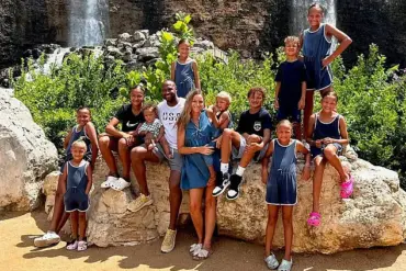 Karissa Collins' Heated Debate Over Video of Children Interacting with Her Belly After Miscarriage
