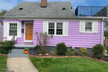 Royal Oak Bungalow's Pandemic Transformation: A Blend of Vibrant Color and Community Kindness