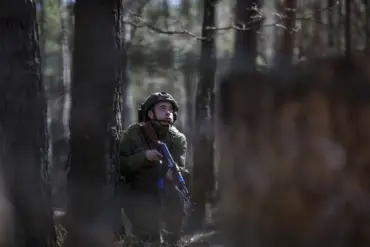 Russian Forces Launch Triple Front Offensive in Kharkiv as Ukrainian Defenses Strain, Warns Expert