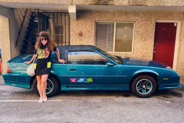 Violet Sky's Obsession with 1980s Culture: A Personal Journey Through Retro Revival