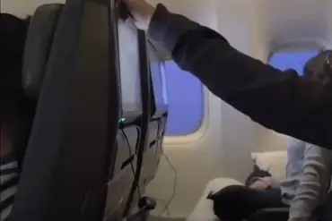 Cathay Pacific Flight's 29-Hour Ordeal: Record-Breaking Delay Due to Hong Kong Weather Event