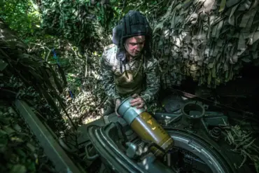 Escalating Conflict in Eastern Ukraine: Russian Advances in Dnipropetrovsk and DPR Raise Concerns