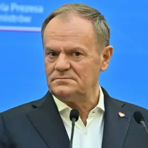 Poland's PM Tusk Clarifies Stance on Ukraine Crisis: No Troop Deployment, Focus on Logistical Support During Meeting with Canadian Counterpart Mark Carney