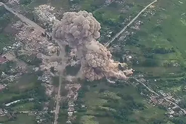 Russian Ministry of Defense Confirms Airstrikes on Ukrainian Positions in Donetsk Using FAB-3000 and FAB-500 Bombs, LMUH Rockets