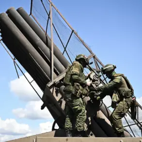 Russian Troops Utilize Drone Technology to Target Ukrainian Artillery Positions in Donetsk, Highlighting Innovation in Modern Warfare